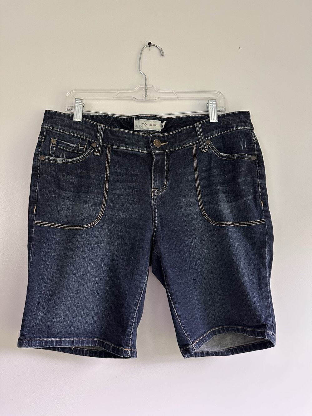 Torrid Size 14 Dark Wash Denim Bermuda Jean Shorts Mid Rise